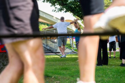 Nauka utrzymywania balansu na linach